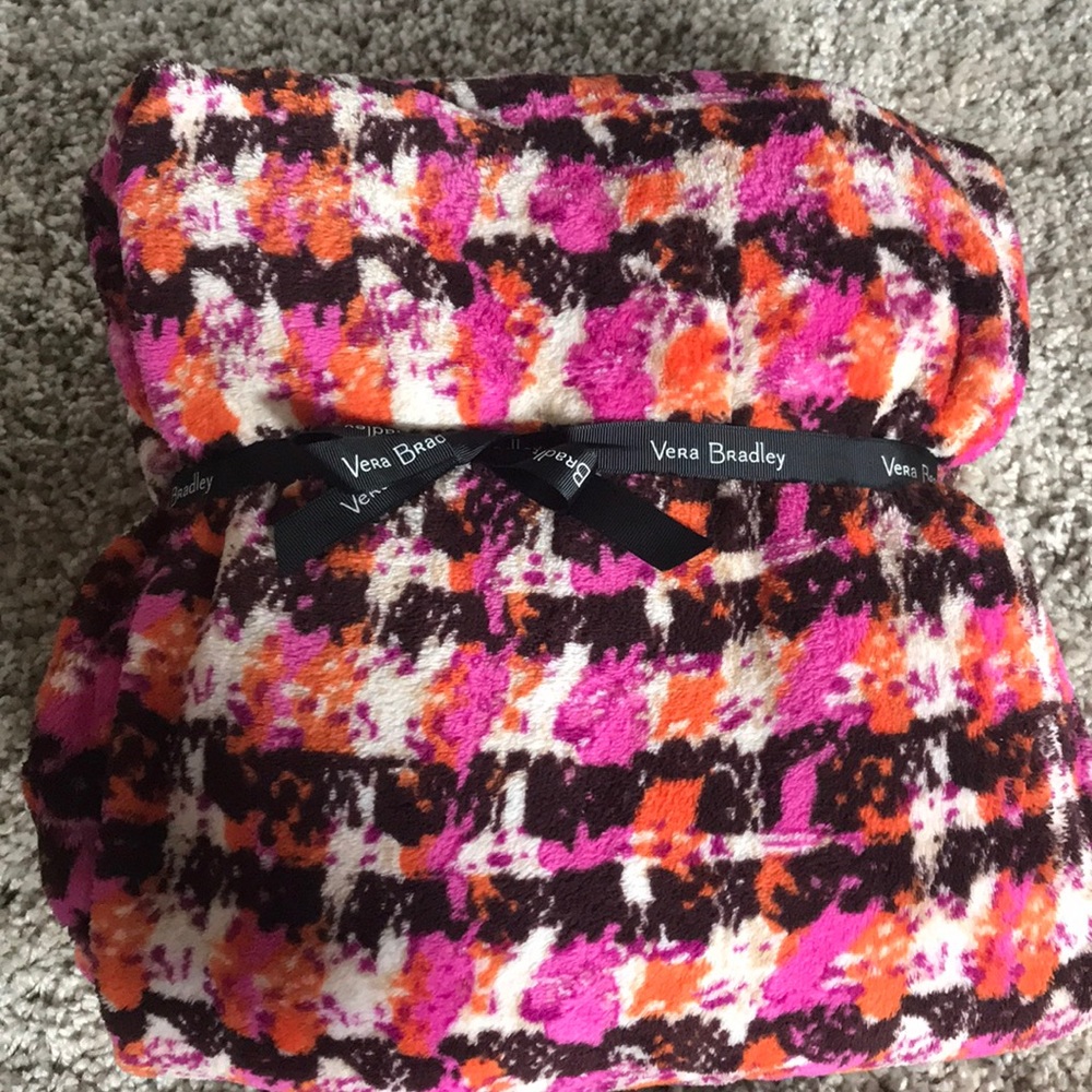 NWOT Vera Bradley Throw Blanket